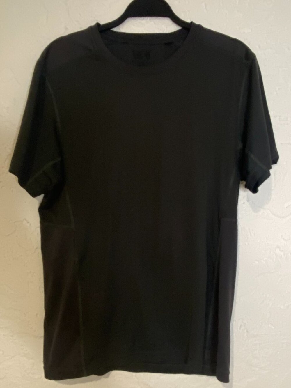 Mountain Hardwear Men’s Medium Mustard Lightweight Performance Shirt - Dark Grey